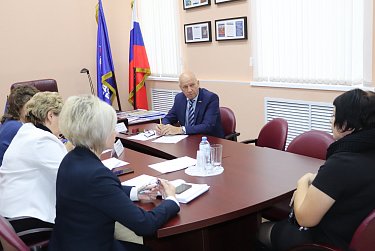 Геннадий Аверьянов провел прием граждан